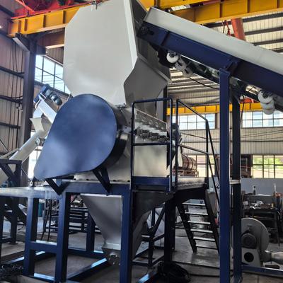 কেনা Automatic HDPE Bottles Crusher Machine 90KW for Plastic Recycling 1000kg/hr online manufacture